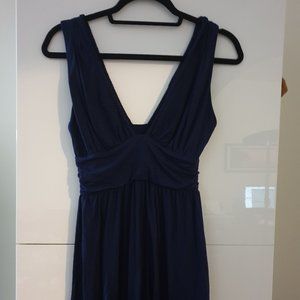 navy blue v neck top Tart Size M